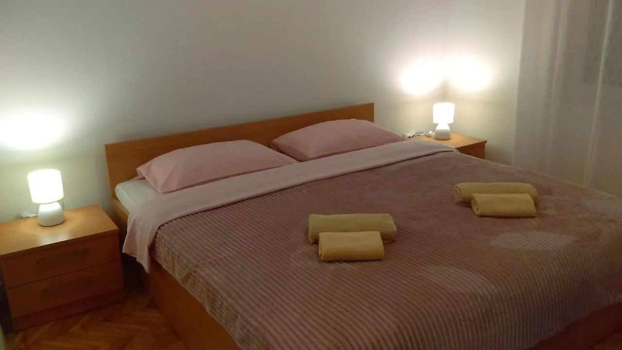 Apartman Borna 斯塔利格拉德-帕克利尼卡 克罗地亚